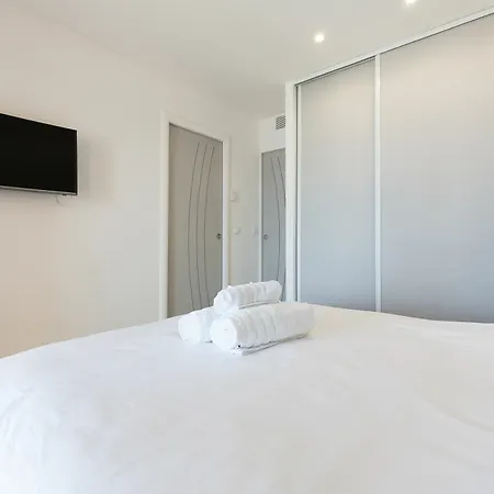Saint Remy Yourhosthelper Cannes